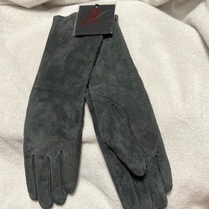 NWT Gray suede women’s gloves size M